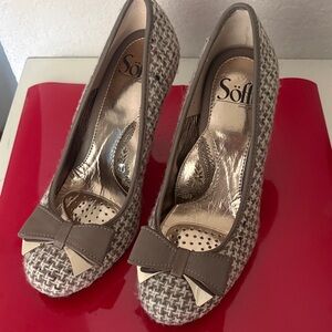 Sofft Brown Houndstooth Bow Heels